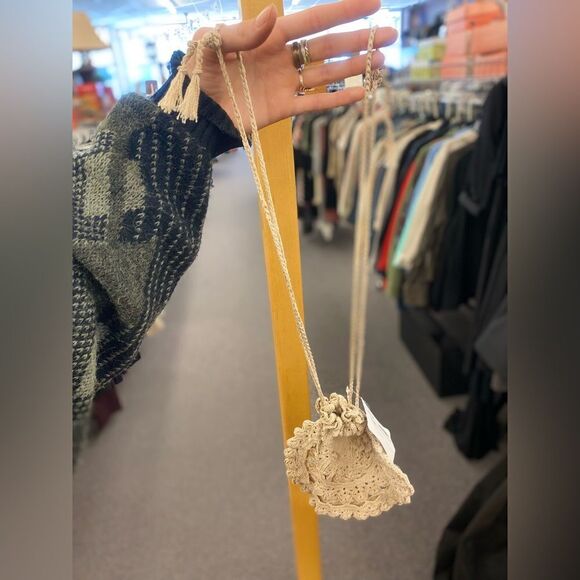 Handbags - Vintage Ivory Macramé Purse Clutch